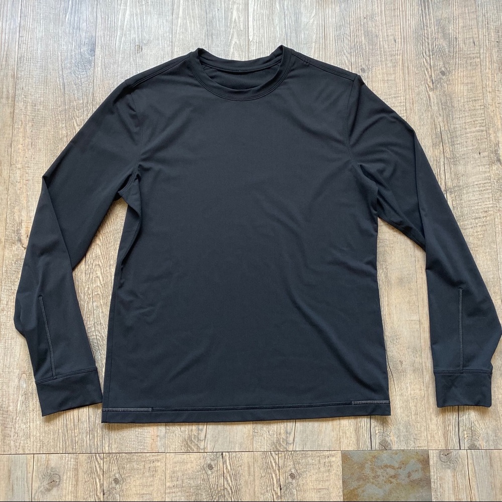 Men’s Lululemon Long Sleeve Top in Size Medium